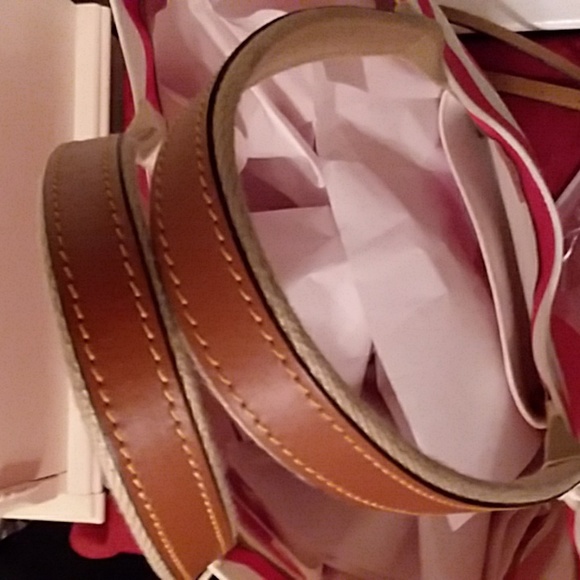 🎆 Sale NEW Dooney & Burke Red/White Large TravelTote/Great for Shopping/Beach - Picture 5 of 10